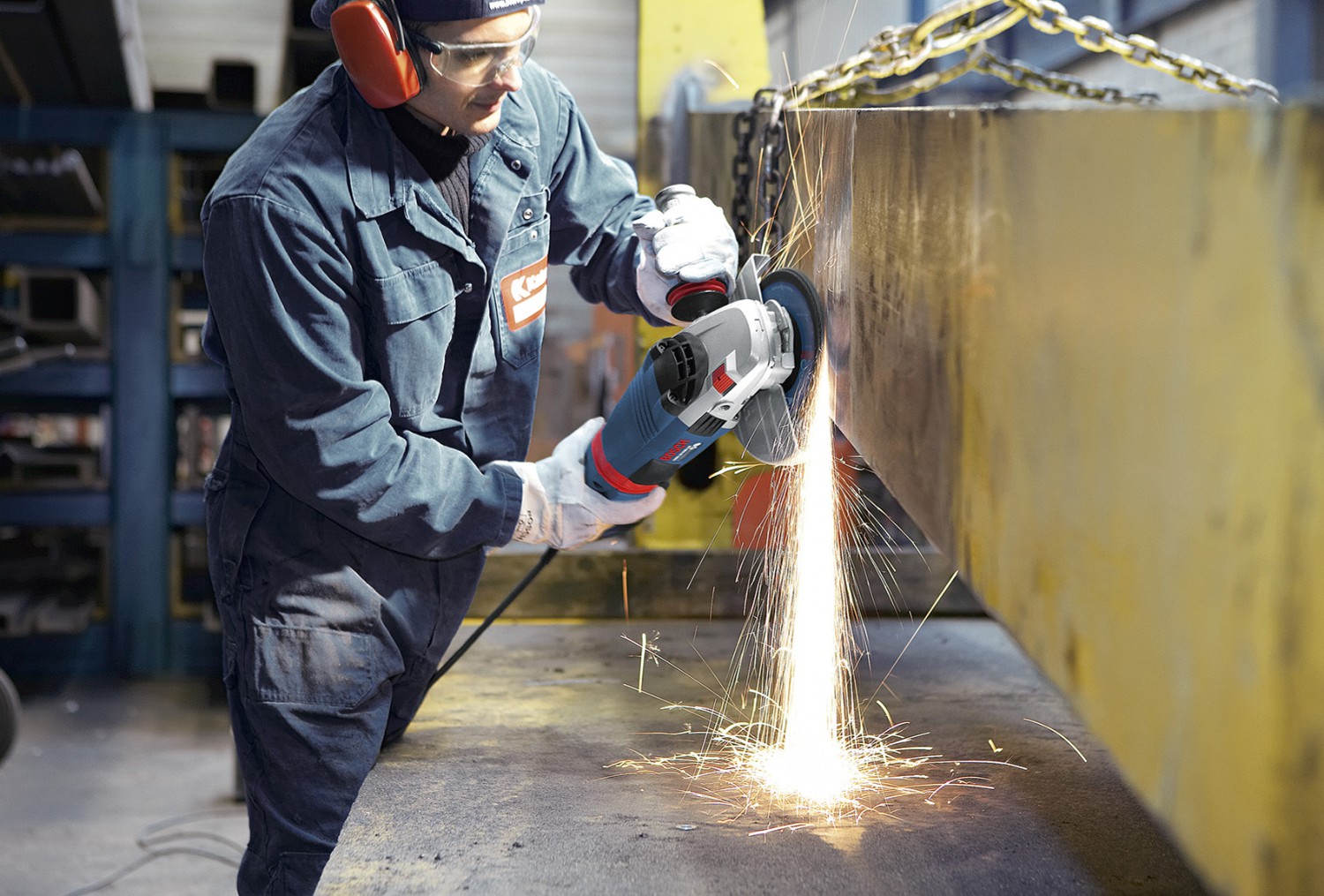 More powerful cordless angle grinder from Bosch for grinding, cutting or roughing