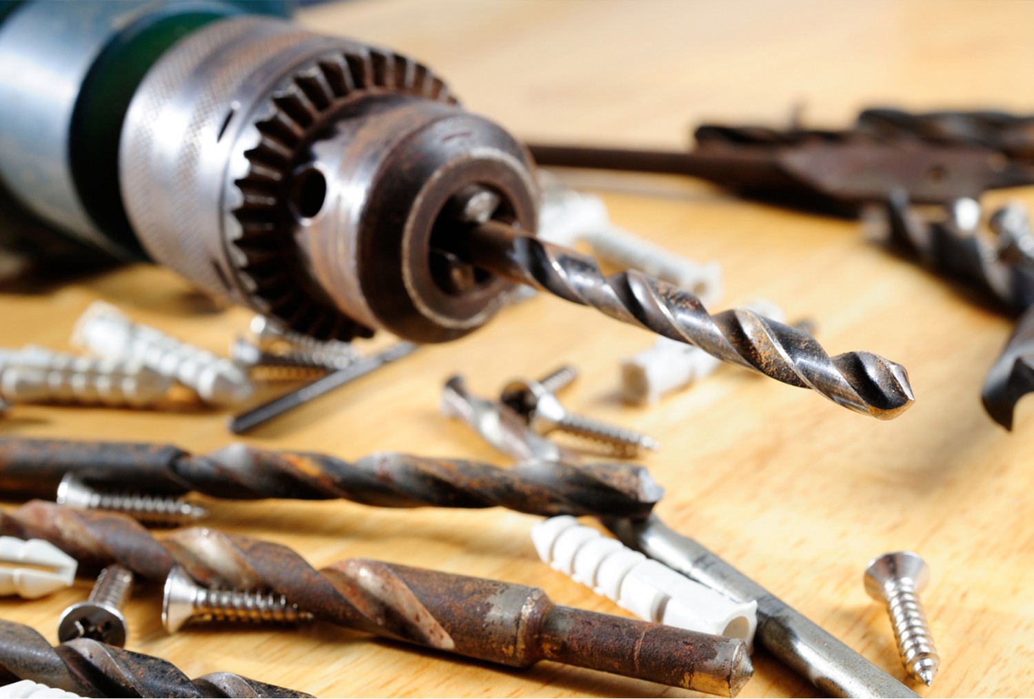 The Best Solution for Drilling and Driving Woodscrews
