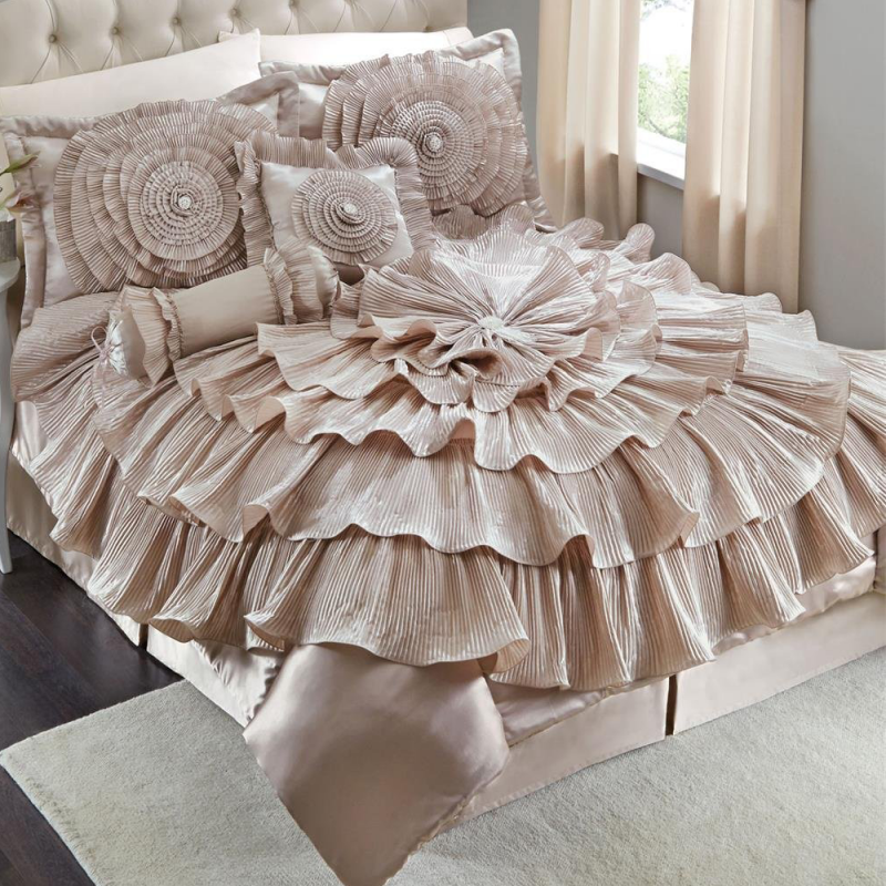 Romance Bed Comforter Set